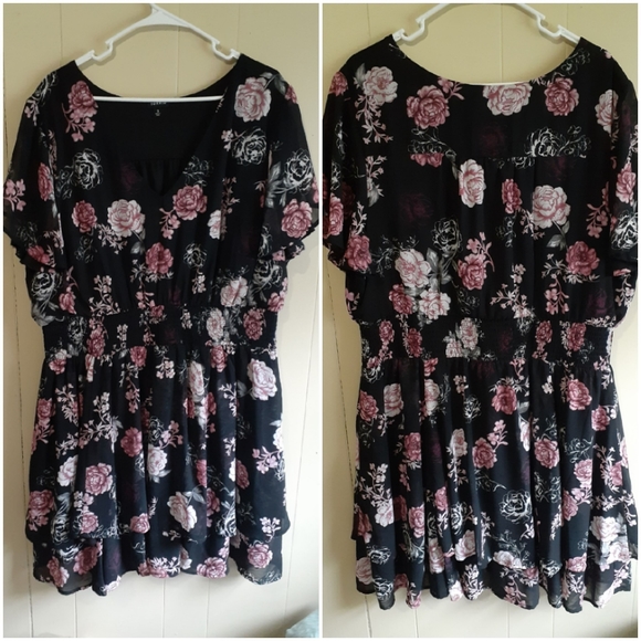 torrid Dresses & Skirts - Torrid black pink floral v neck dress size 3X
